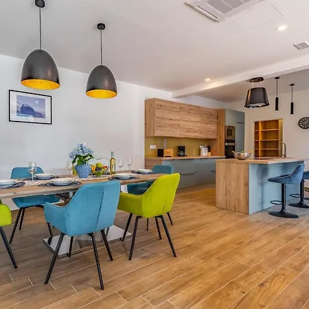 Beautiful In With Kitchen * Porec