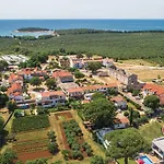 Gorgeous In * Πόρετς