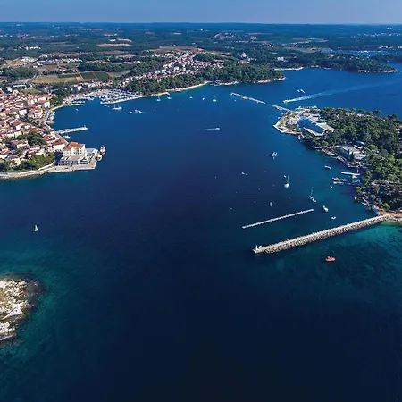 Gorgeous In Semesterbostad Poreč