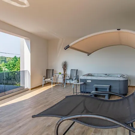 Beautiful In With Kitchen Feriehus