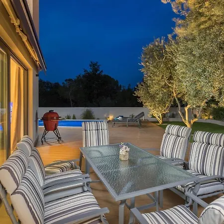 Beautiful In With Kitchen Dom wakacyjny