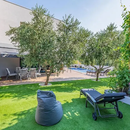 Beautiful In With Kitchen Dom wakacyjny Poreč