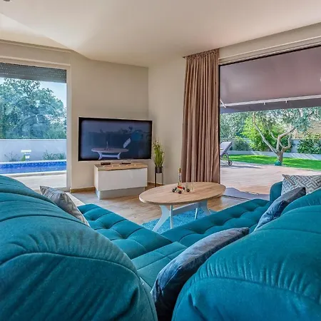 Beautiful In With Kitchen Poreč