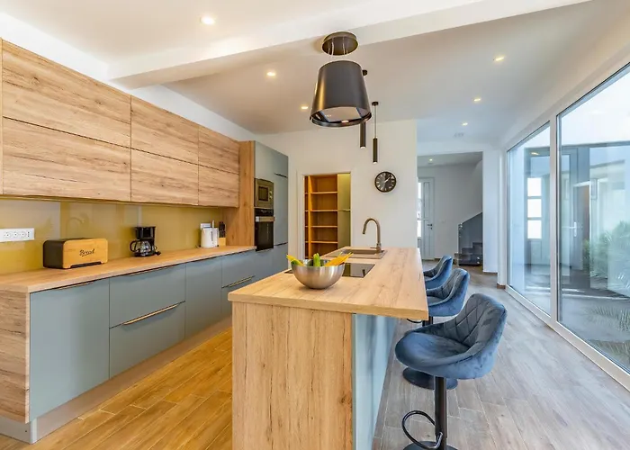 Beautiful In With Kitchen Dom wakacyjny